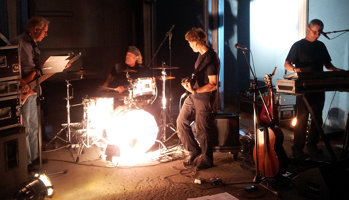 als Gastmusiker bei der alten Band in Heinersdorf 2013 (Foto: unbekannt)