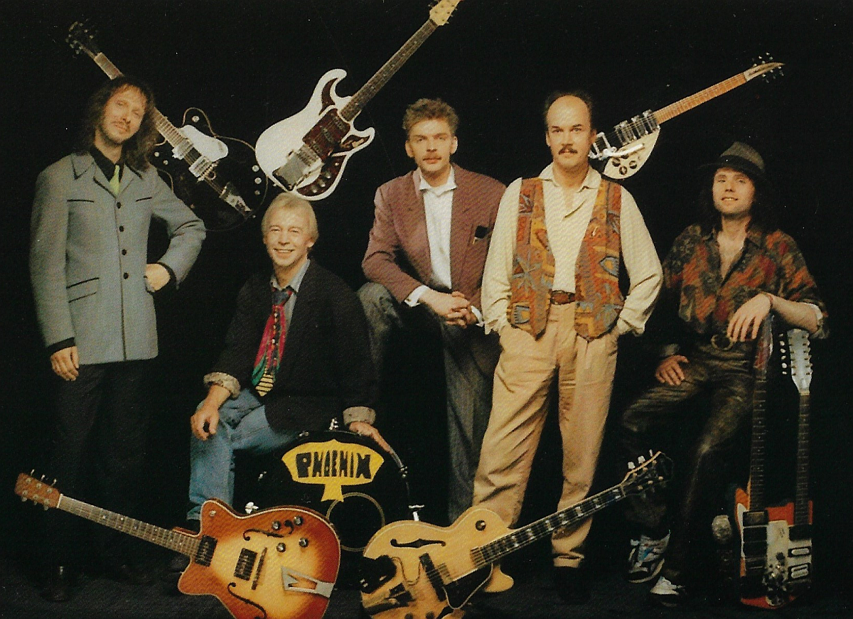 Phoenix und einige von Bernds Gitarren, ca. 1994 (Foto: unbekannt)